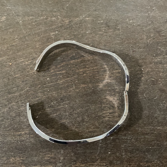 Wave hinged bangle bracelets (2) - Picture 3 of 3